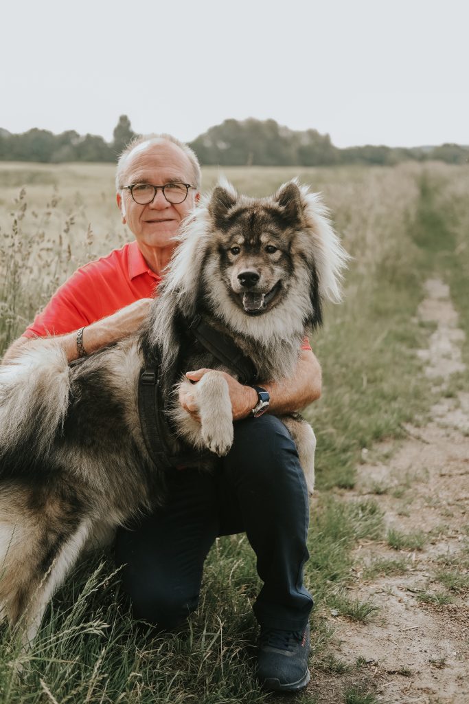 EFD-Webmaster Andreas Bricks mit Eurasier Biko vom Hauptstadtgarten
